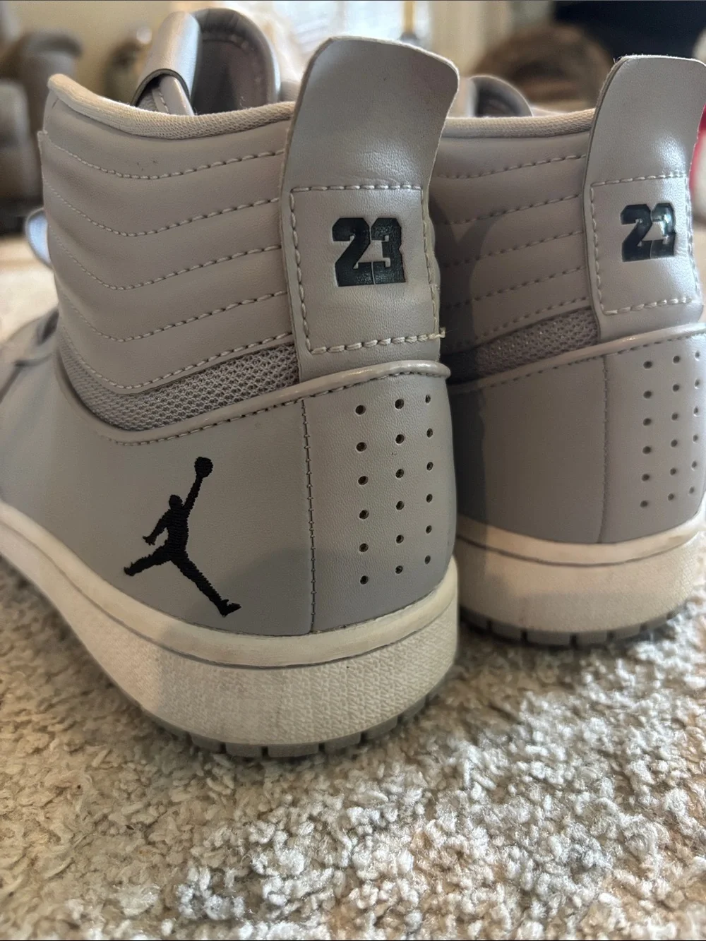 Jordan Heritage wolf grey size Men’s 9 US